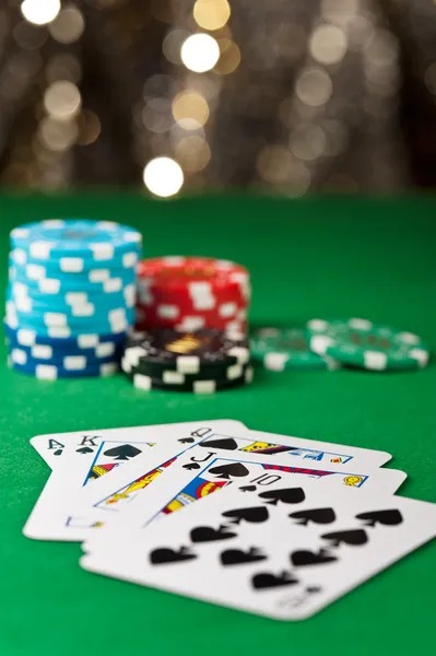 Andar Bahar card layout showing middle card and side piles